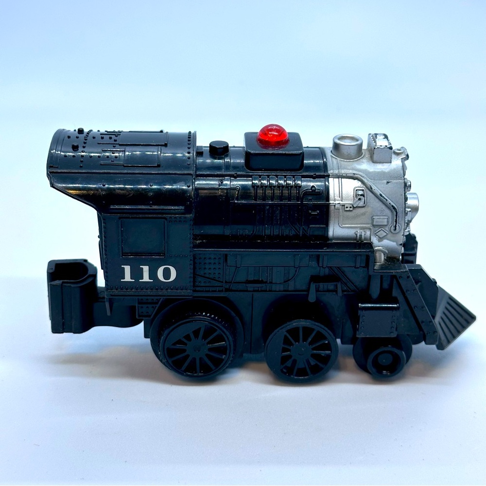 Lionel Train Little Lines Freight Train Engine Replacement or Parts *Light Works